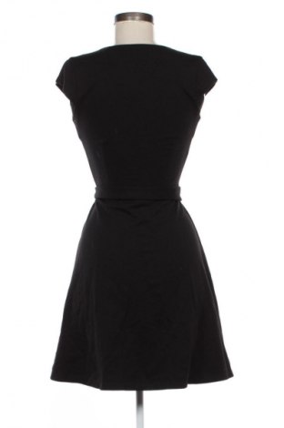 Sukienka Reserved, Rozmiar S, Kolor Czarny, Cena 89,98 zł