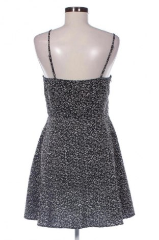 Рокля SHEIN, Размер M, Цвят Многоцветен, Цена 39,00 лв.