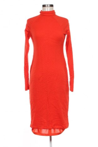 Sukienka Selected Femme, Rozmiar M, Kolor Czerwony, Cena 188,69 zł