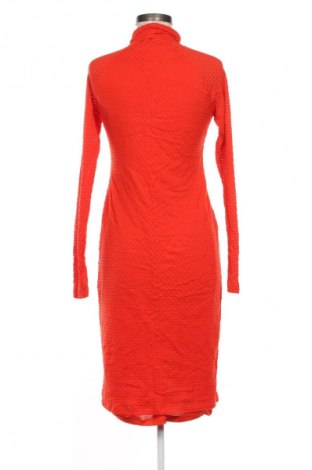 Sukienka Selected Femme, Rozmiar M, Kolor Czerwony, Cena 188,69 zł