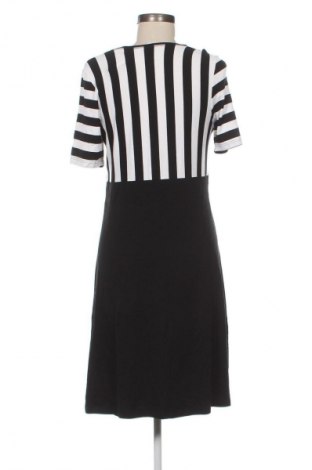 Рокля Signature, Размер M, Цвят Многоцветен, Цена 39,00 лв.