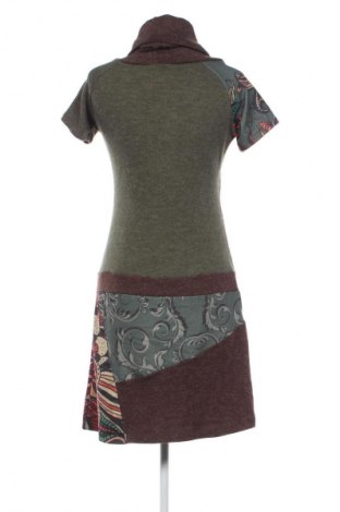 Kleid Smash, Größe M, Farbe Mehrfarbig, Preis 20,02 €