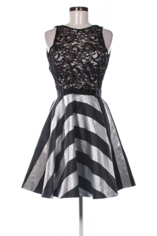 Рокля Swing, Размер M, Цвят Многоцветен, Цена 95,99 лв.