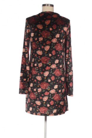 Рокля Tezenis, Размер M, Цвят Многоцветен, Цена 39,14 лв.