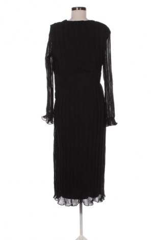 Рокля Trendyol, Размер L, Цвят Черен, Цена 107,92 лв.