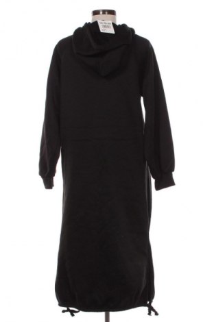 Рокля Unbranded, Размер M, Цвят Черен, Цена 39,14 лв.