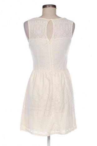 Рокля Unbranded, Размер M, Цвят Екрю, Цена 39,03 лв.