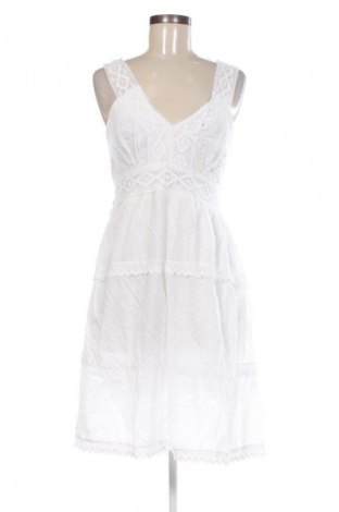 Ruha Unbranded, Méret M, Szín Fehér, Ár 15 919 Ft