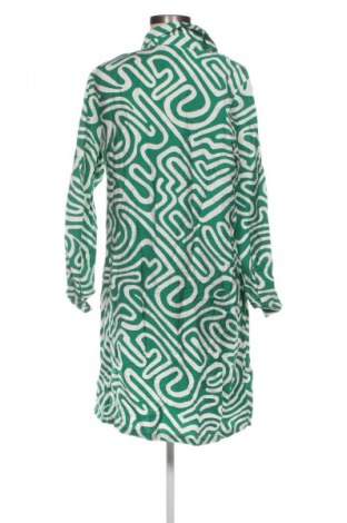 Рокля Vero Moda, Размер M, Цвят Многоцветен, Цена 77,99 лв.