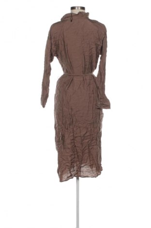 Рокля Vero Moda, Размер L, Цвят Кафяв, Цена 23,99 лв.