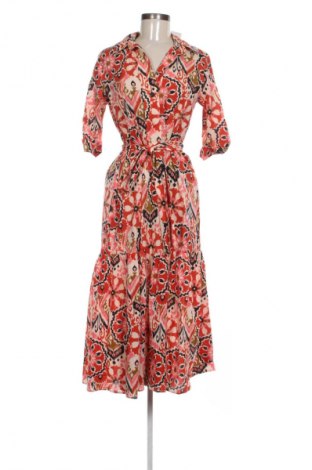 Рокля Zara, Размер M, Цвят Многоцветен, Цена 33,82 лв.