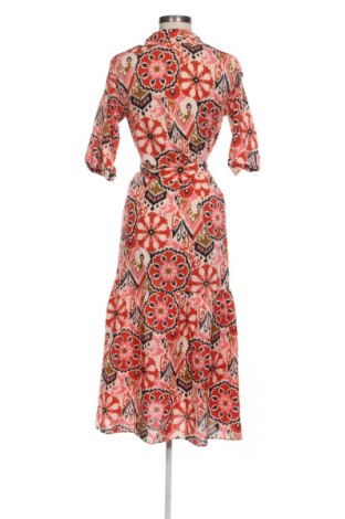 Рокля Zara, Размер M, Цвят Многоцветен, Цена 33,82 лв.