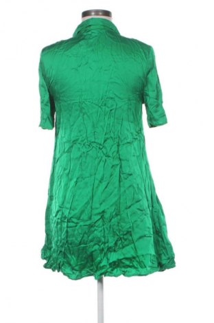 Рокля Zara, Размер S, Цвят Зелен, Цена 34,00 лв.