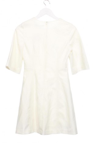Рокля Zara, Размер XS, Цвят Бял, Цена 27,37 лв.