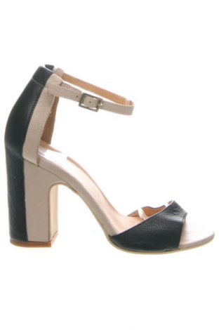 Sandalen Bata, Größe 37, Farbe Schwarz, Preis € 51,66