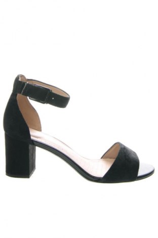 Sandały Clarks, Rozmiar 40, Kolor Czarny, Cena 379,31 zł