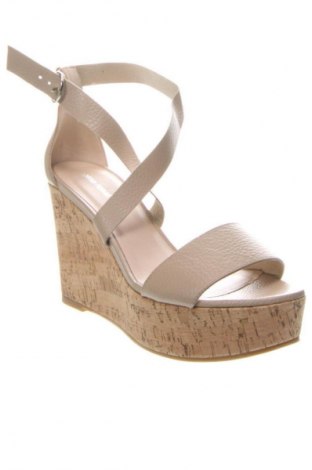 Sandały Gino Rossi, Rozmiar 40, Kolor Beżowy, Cena 174,71 zł