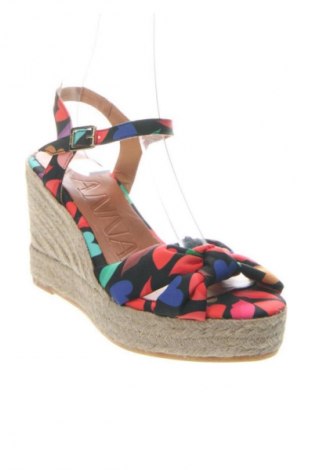 Сандали Kanna, Размер 39, Цвят Многоцветен, Цена 93,99 лв.