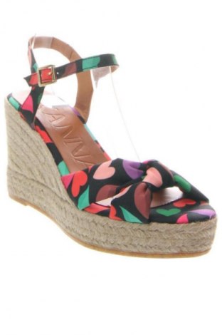 Сандали Kanna, Размер 39, Цвят Многоцветен, Цена 93,99 лв.