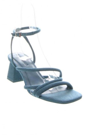 Sandalen Stradivarius, Größe 38, Farbe Blau, Preis 26,09 €