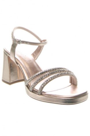 Сандали Tamaris, Размер 41, Цвят Бежов, Цена 76,99 лв.