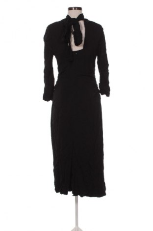 Сукман Cue, Размер XL, Цвят Черен, Цена 77,99 лв.