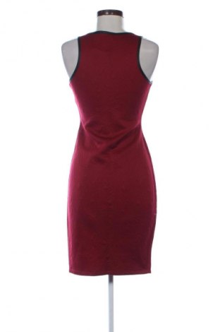 Sarafan Forever 21, Mărime M, Culoare Roșu, Preț 89,47 Lei