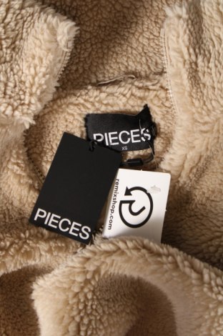 Γυναικείο μπουφάν Pieces, Μέγεθος XS, Χρώμα  Μπέζ, Τιμή 9,58 €