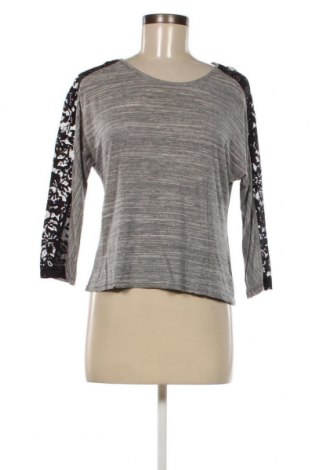 Дамска блуза Gina Tricot, Размер M, Цвят Сив, Цена 5,25 лв.