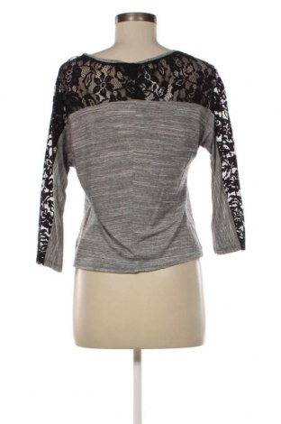 Дамска блуза Gina Tricot, Размер M, Цвят Сив, Цена 5,10 лв.