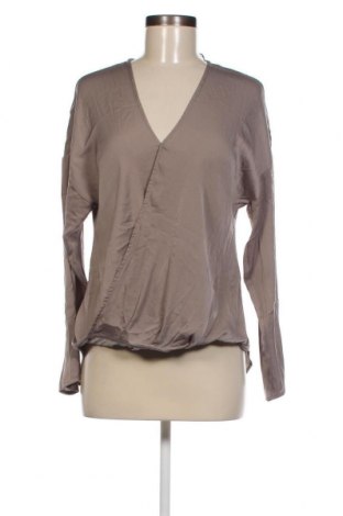 Γυναικεία μπλούζα Gina Tricot, Μέγεθος S, Χρώμα  Μπέζ, Τιμή 2,32 €