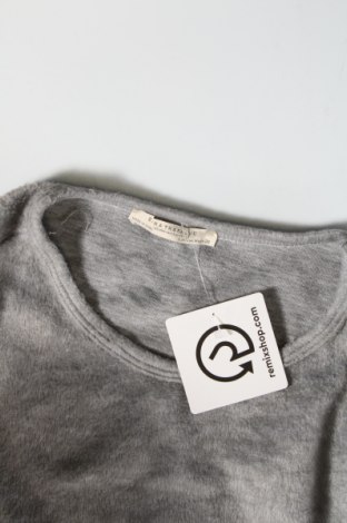 Damen Shirt Zara Trafaluc, Größe M, Farbe Grau, Preis 2,51 €