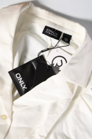 Дамска риза ONLY, Размер M, Цвят Бял, Цена 40,00 лв.