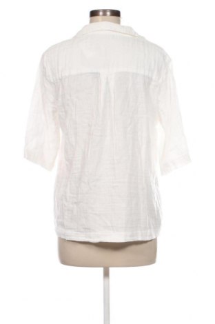 Дамска риза Pieces, Размер L, Цвят Бял, Цена 40,00 лв.