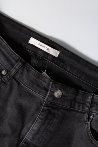 Damen Jeans Gestuz, Größe L, Farbe Grau, Preis 14,67 €