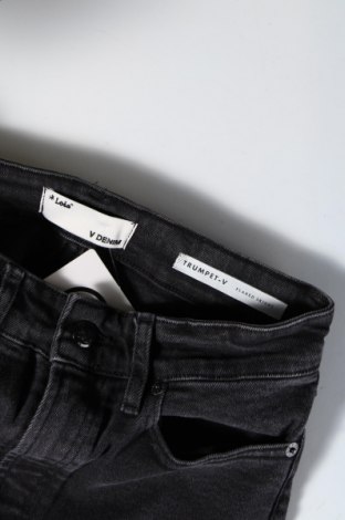 Damen Jeans Lois, Größe M, Farbe Schwarz, Preis € 16,60