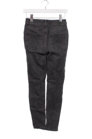 Dámske džínsy  Pieces, Veľkosť S, Farba Sivá, Cena  2,72 €