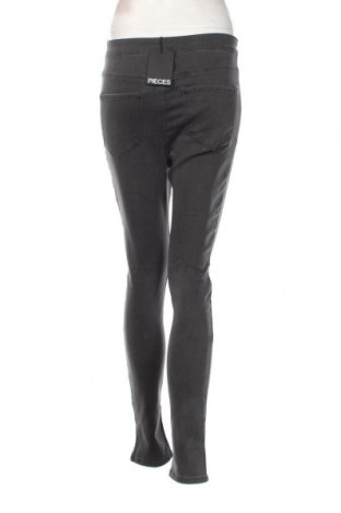 Damen Jeans Pieces, Größe M, Farbe Grau, Preis € 10,52