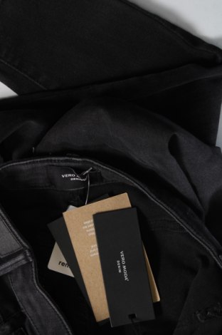 Dámske džínsy  Vero Moda, Veľkosť S, Farba Čierna, Cena  10,16 €