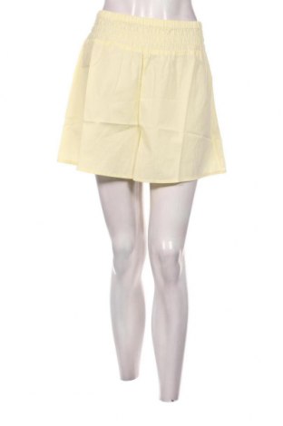 Γυναικείο κοντό παντελόνι ASOS, Μέγεθος M, Χρώμα Κίτρινο, Τιμή 5,20 €