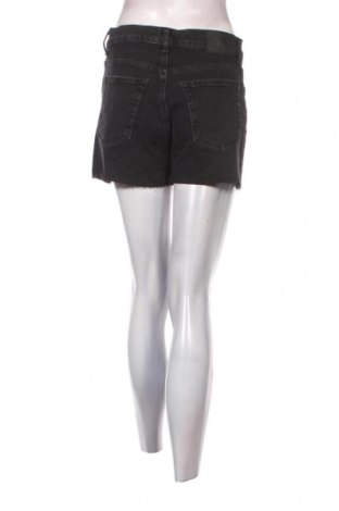 Γυναικείο κοντό παντελόνι BDG, Μέγεθος M, Χρώμα Μαύρο, Τιμή 5,20 €