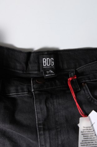 Pantaloni scurți de femei BDG, Mărime M, Culoare Negru, Preț 23,68 Lei