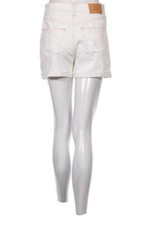 Дамски къс панталон BDG, Размер M, Цвят Бял, Цена 72,00 лв.