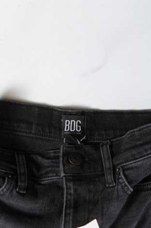 Γυναικείο κοντό παντελόνι BDG, Μέγεθος XS, Χρώμα Γκρί, Τιμή 29,69 €
