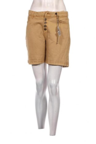 Дамски къс панталон Geographical Norway, Размер L, Цвят Бежов, Цена 34,00 лв.