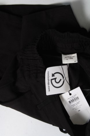 Pantaloni scurți de femei Jacqueline De Yong, Mărime XS, Culoare Negru, Preț 29,57 Lei
