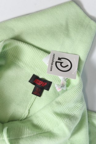Pantaloni scurți de femei Misspap, Mărime M, Culoare Verde, Preț 35,53 Lei