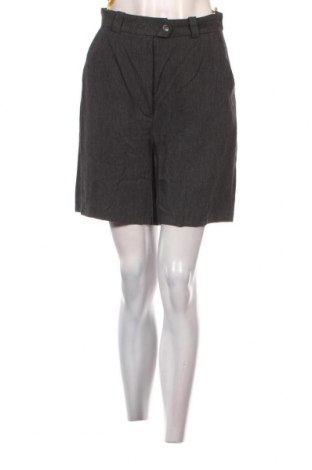 Дамски къс панталон Vroom & Dreesmann, Размер M, Цвят Сив, Цена 12,42 лв.