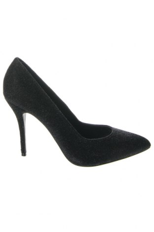 Дамски обувки Bershka, Размер 40, Цвят Черен, Цена 15,50 лв.