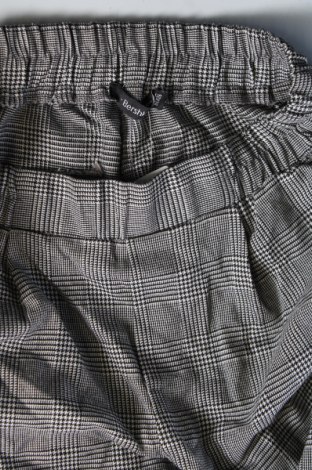 Pantaloni de femei Bershka, Mărime S, Culoare Multicolor, Preț 11,45 Lei